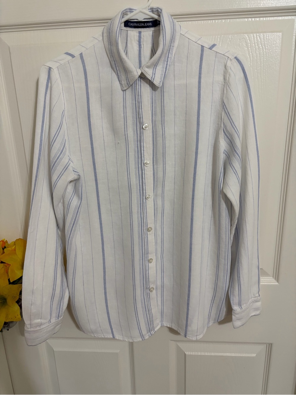 Calvin Klein Jeans Striped Button Down Shirt in White & Blue Size Medium